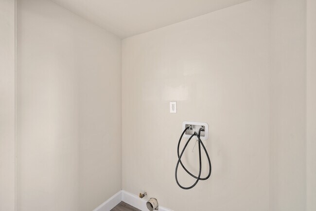 Building Photo - 1822 Orchard Ave