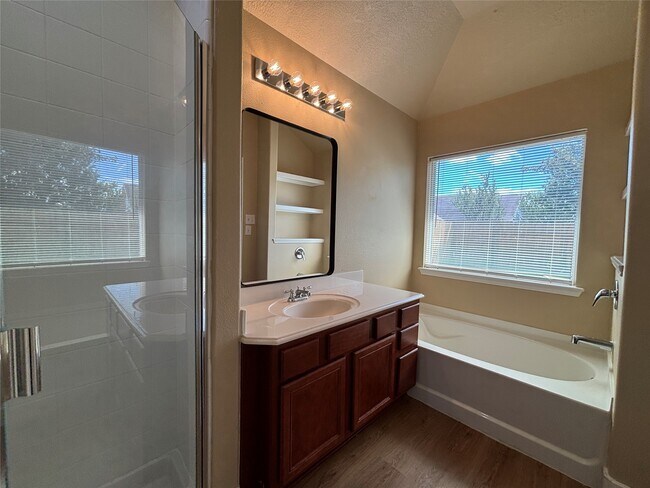 Building Photo - 10831 Harston Dr
