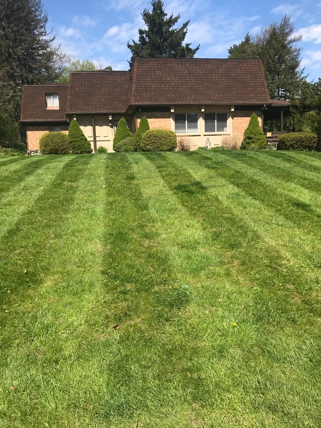 Building Photo - 1829 Duncan Ave