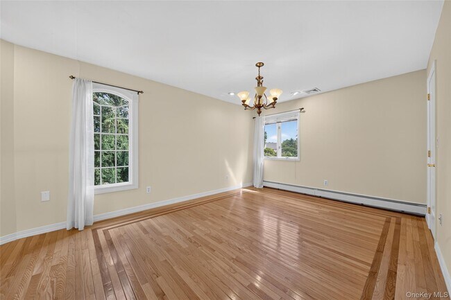 Building Photo - 3 Pond Ridge Rd