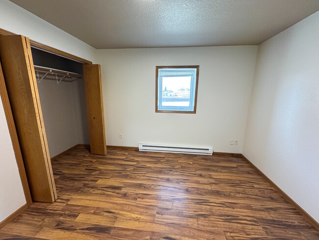 Building Photo - Theater Apartments Beulah