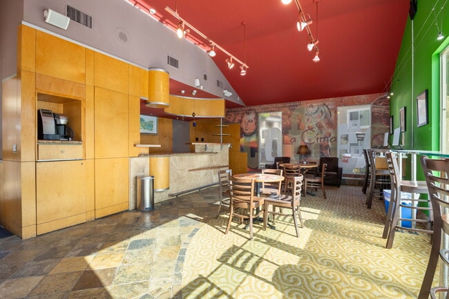 Building Photo - 7505 Charmant Dr