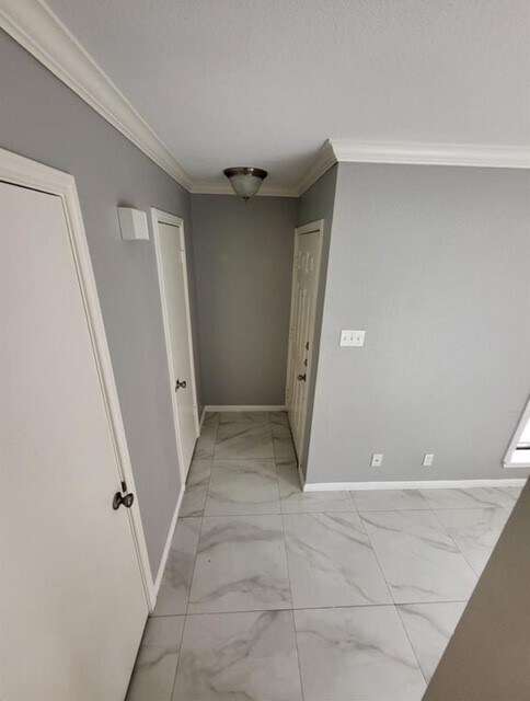 Building Photo - 2211 S Kirkwood Rd