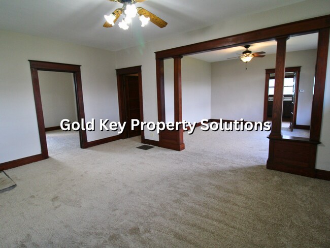 Building Photo - Huge 2 BR 1 BA with Garage and Covered Porch (NO SECTION 8)