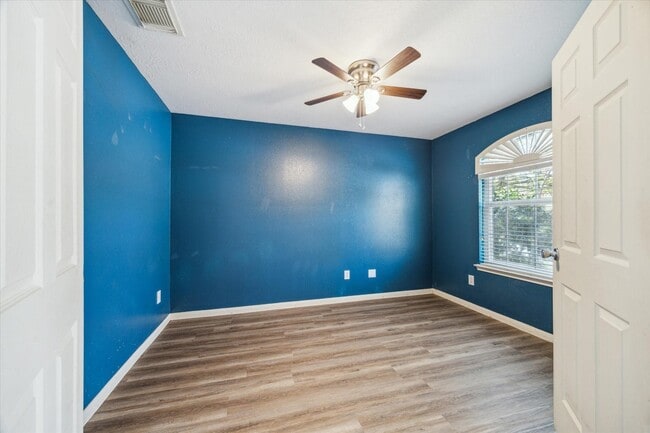 Building Photo - 9311 Sunlit Park Dr