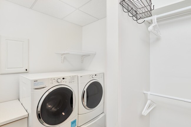 Building Photo - 123 N Wahsatch Ave