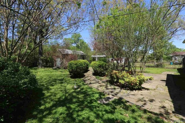 Building Photo - 312 Wedgewood Rd