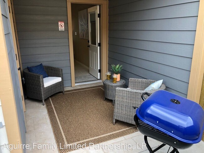 Building Photo - 2206 E Hwy 281