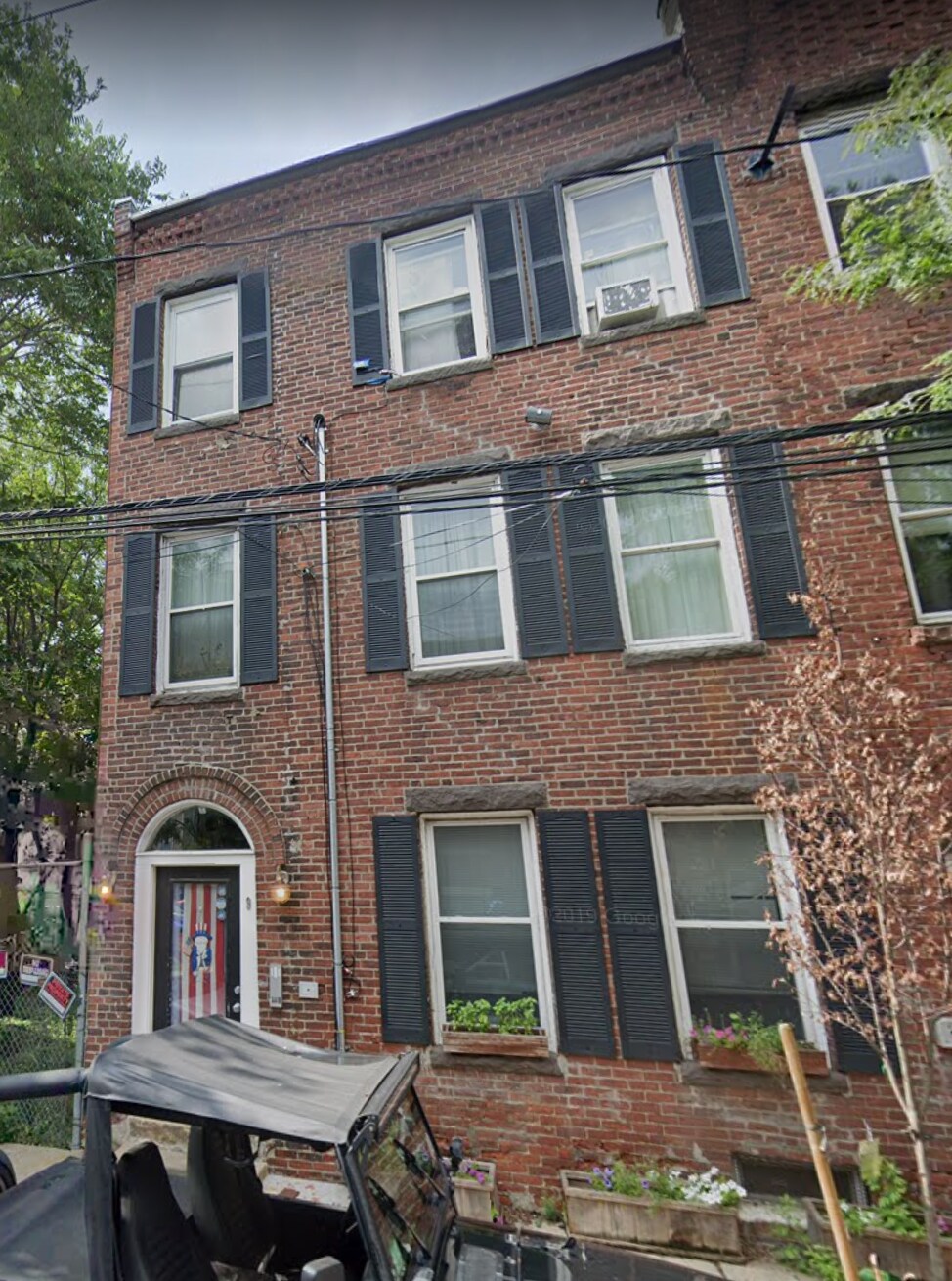 Building Photo - 9 Chesterton St
