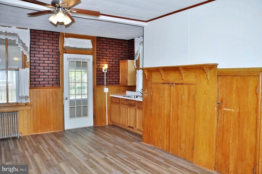 Building Photo - 33 W Forrest Ave