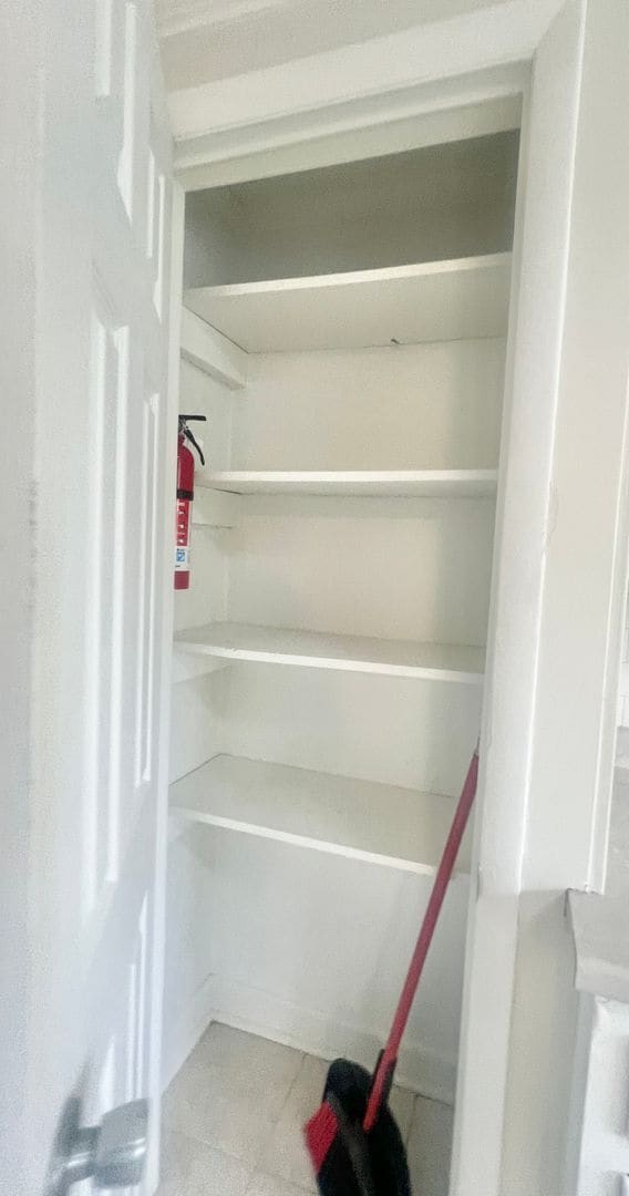 Building Photo - RENT SPECIAL: Cozy 2BR Cottage/No Carpet, ...