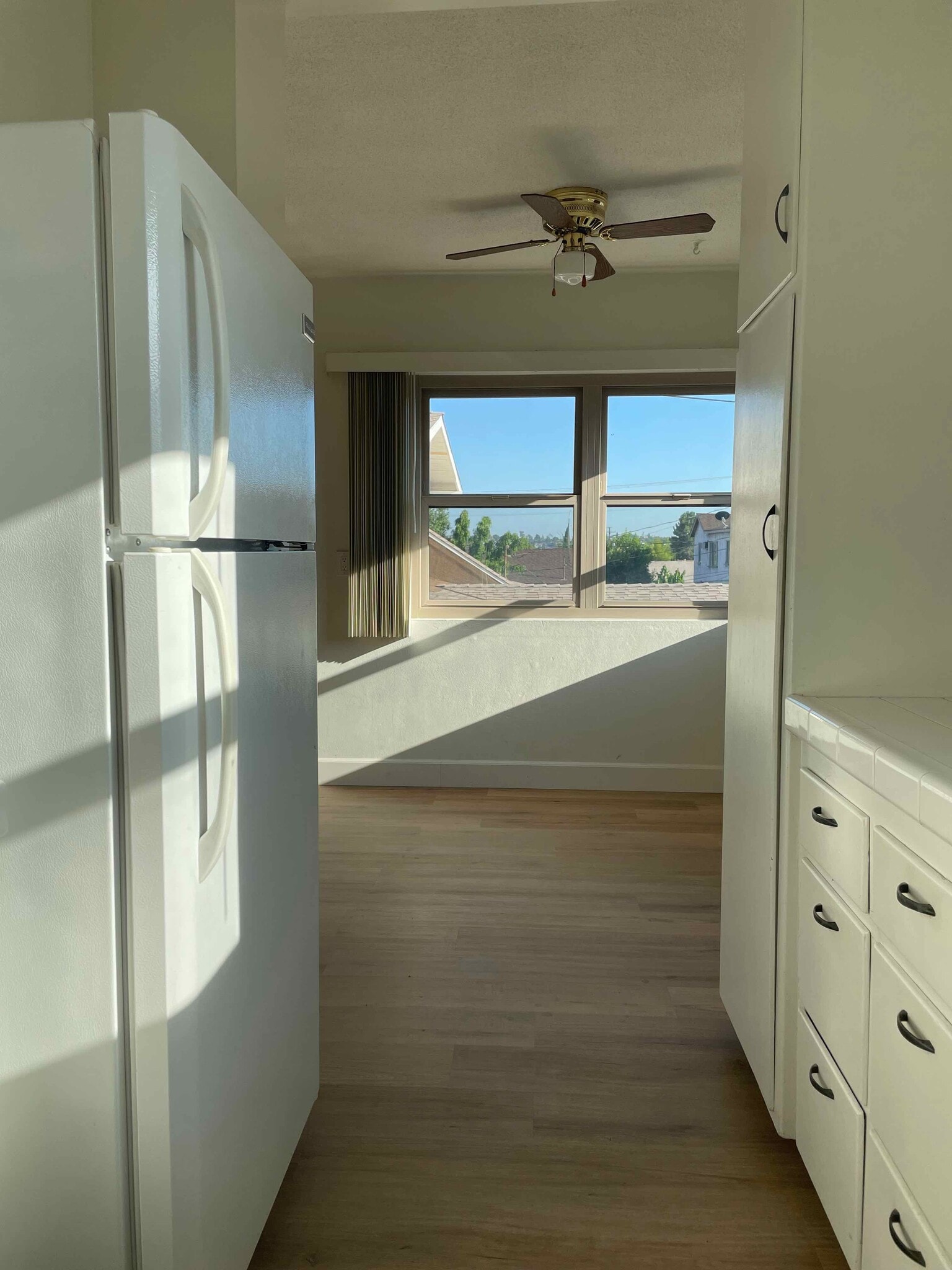 Breakfast Nook - 1825 S Monterey St