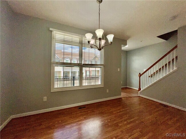 Building Photo - 3924 Village Townes Walk