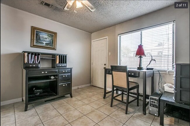 Building Photo - 545 Prairie Dell St