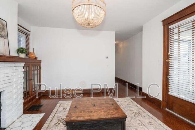 Building Photo - 2730 Dakota Ave