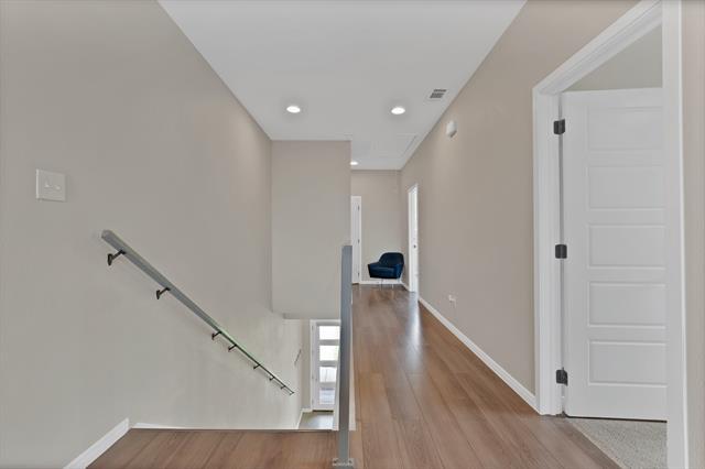 Building Photo - 4633 Calmont Ave