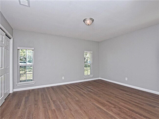 Building Photo - 5205 Thunderbird St