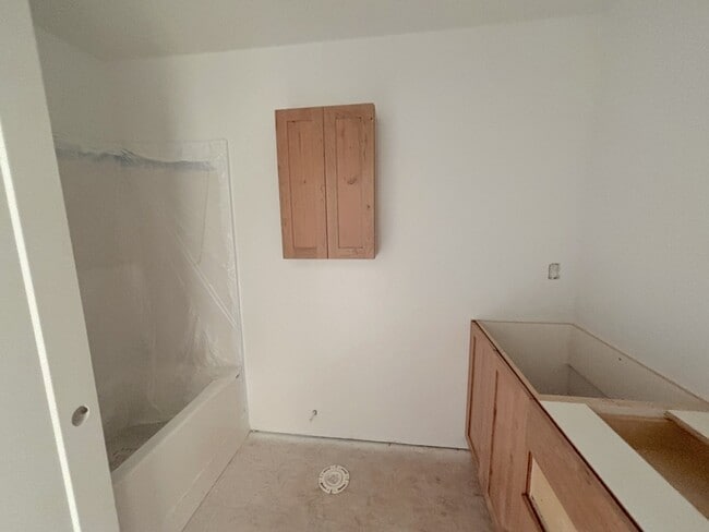 Building Photo - 361 W 400 S