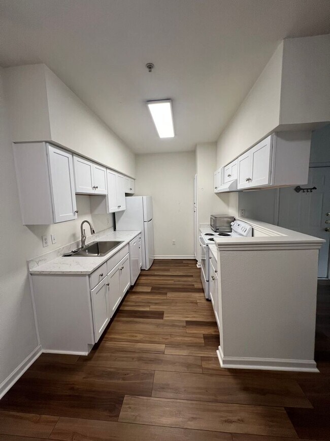 Building Photo - WELCOME TO THE LEGENDS HILTONHEAD!!