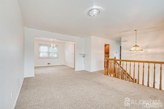 Building Photo - 559 Wood Ave