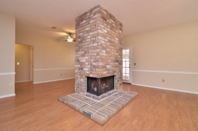 Building Photo - 7807 Maple Brook Ln