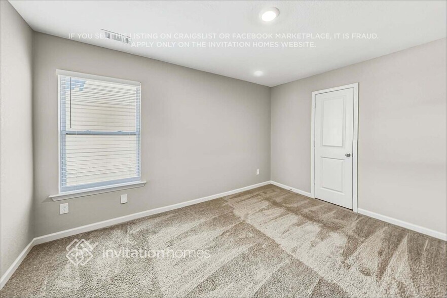 Building Photo - 439 Vermeer Ct
