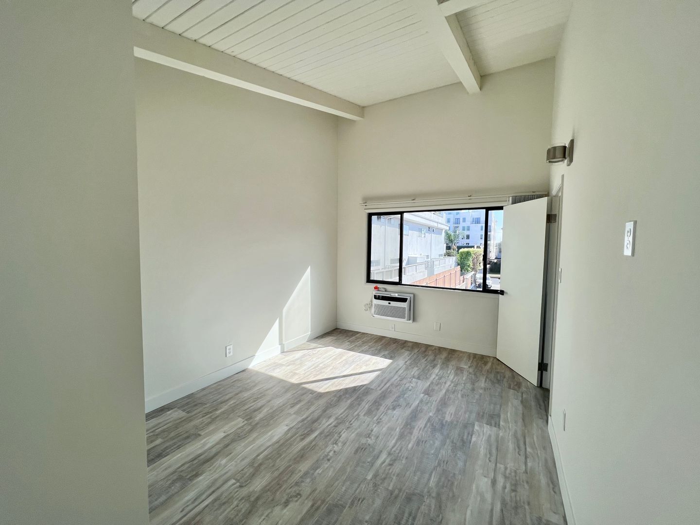 Building Photo - 3538 Keystone Av