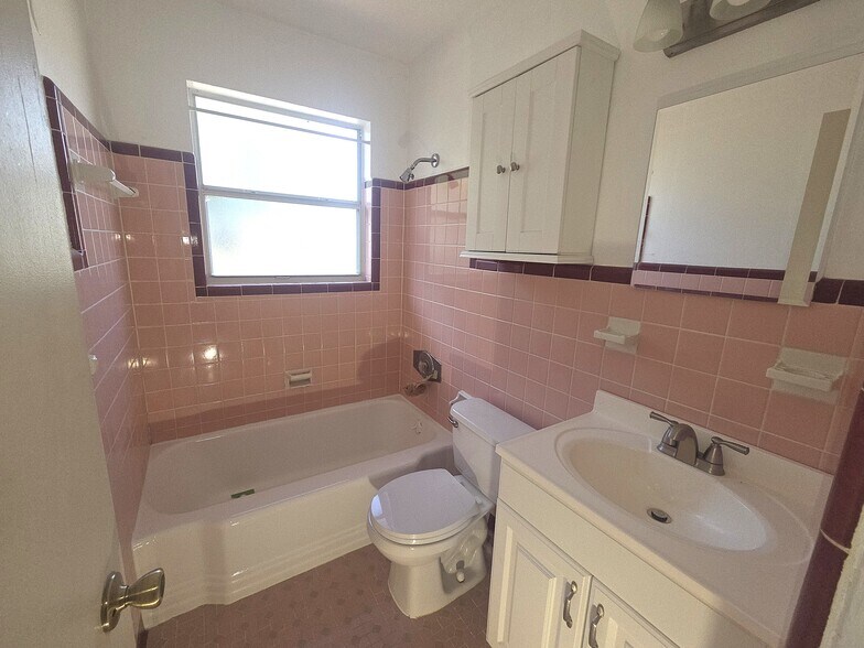 Building Photo - 416 N Summerlin Ave