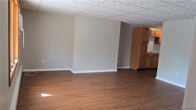 Building Photo - 525 Huxley Dr