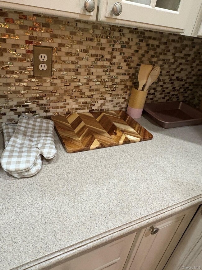 Building Photo - 100 W Broadway