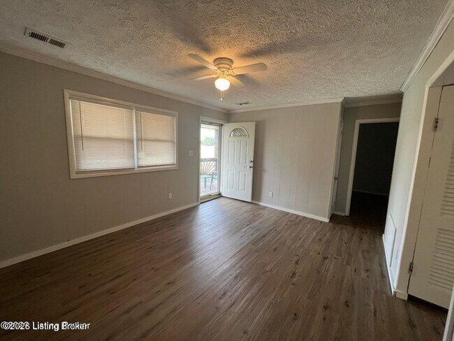 Building Photo - 214 Halcyon Rd