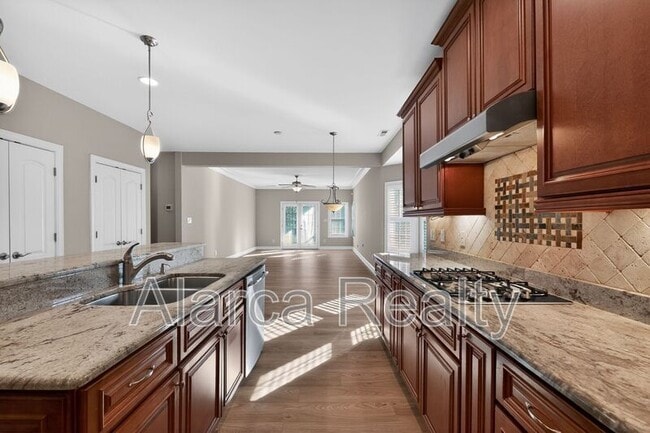 Building Photo - 8723 Whistlers Chase Dr