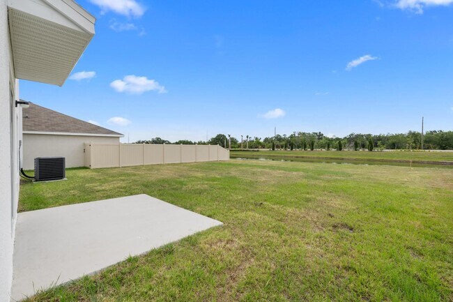 Building Photo - Spacious 5 Bedroom in Parrish!