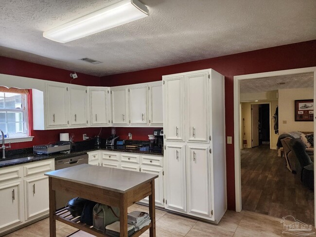 Building Photo - 4525 Baybrook Dr
