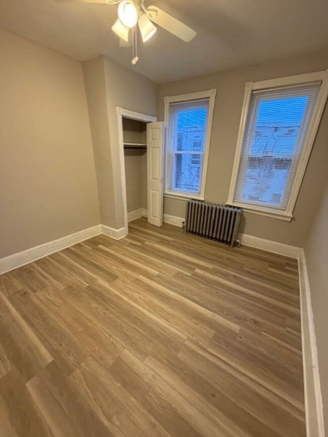 Building Photo - Spacious 3 Bedroom Grays Ferry