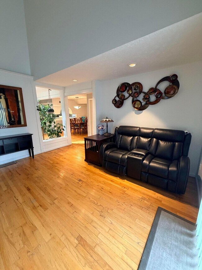Building Photo - 8226 Glencree Pl