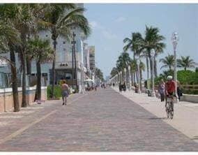 Building Photo - 315 Van Buren St