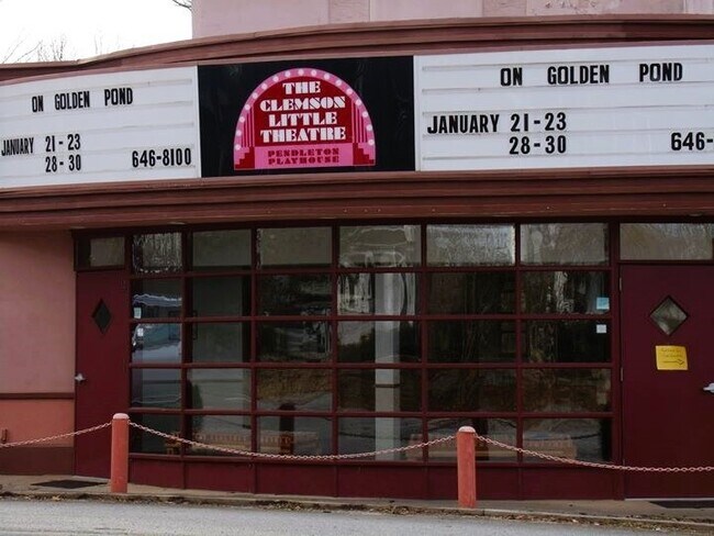 Building Photo - 317 Noble Ln