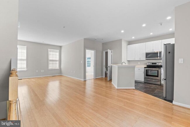 Building Photo - 519 Ensemble Ct