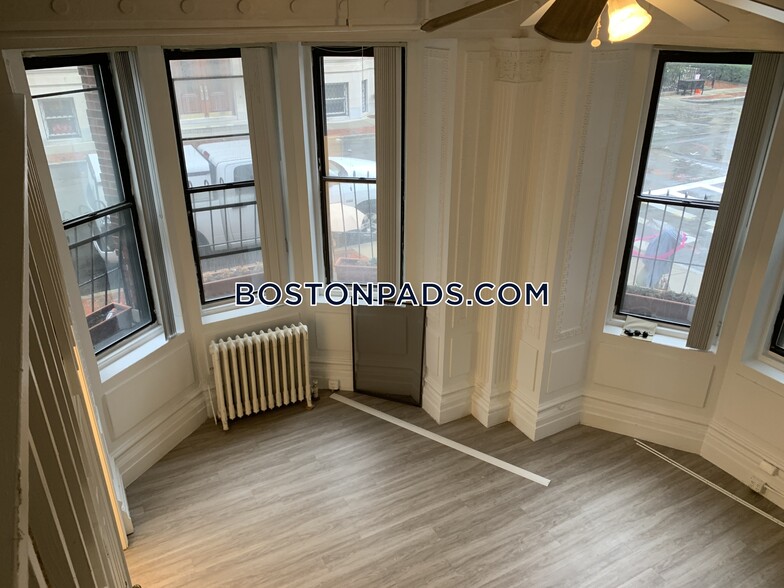 Building Photo - 91 Westland Ave