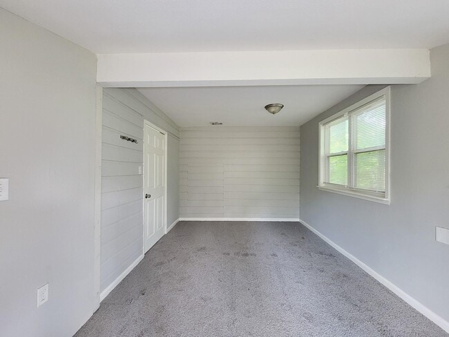 Building Photo - 111 Wisteria St