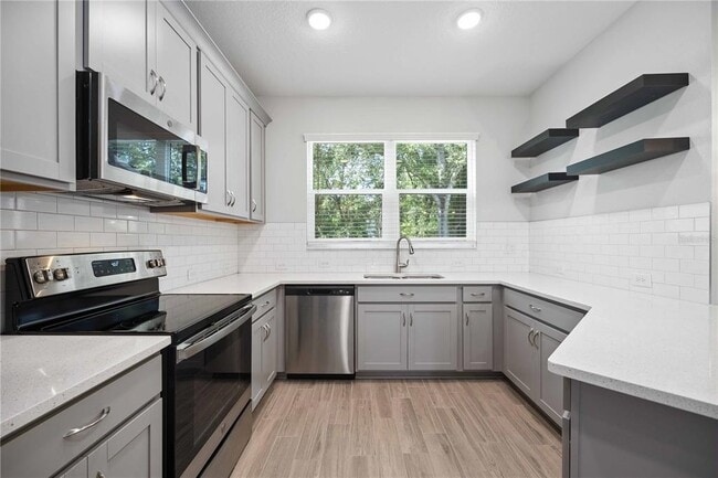 Building Photo - 3040 Via Sienna Cir