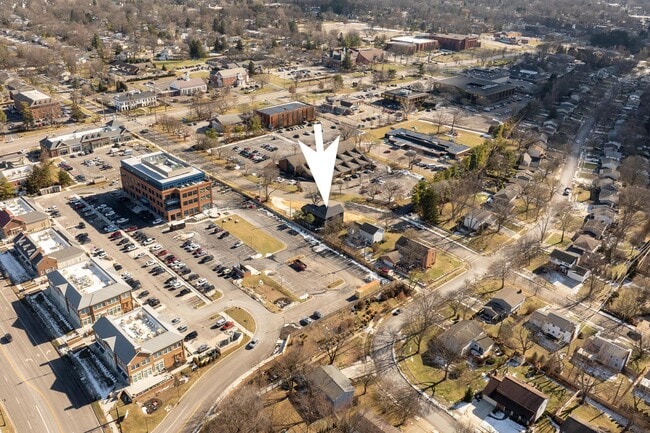 Building Photo - 120 Caren Ave