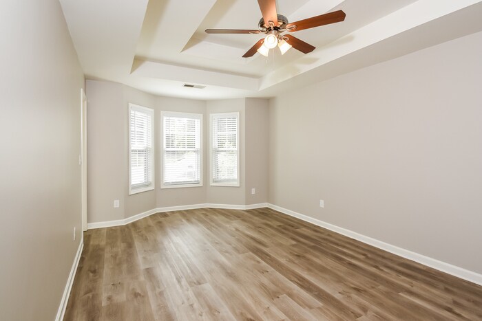 Building Photo - 113 Whispering Ct