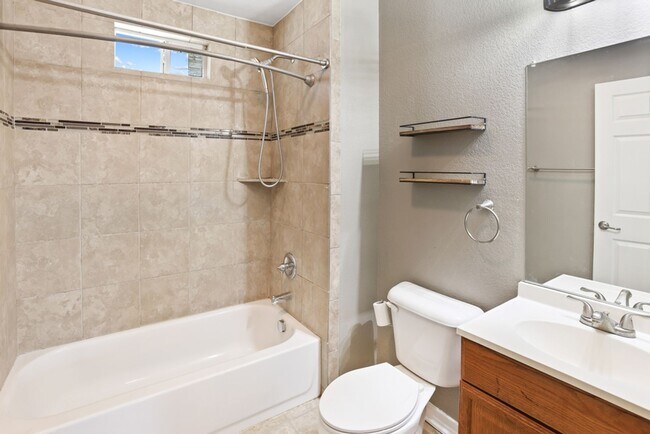 Building Photo - 939 John Page Dr