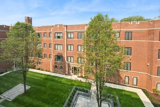 Building Photo - 1335 W Estes Ave