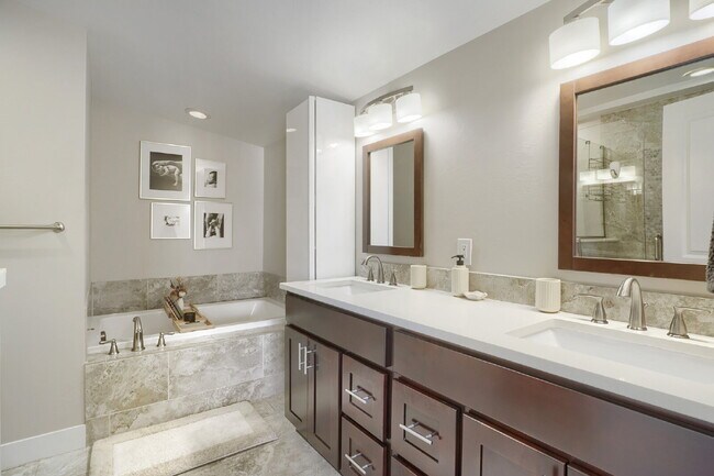 Building Photo - Charming Home in the Baker Neighborhood!
