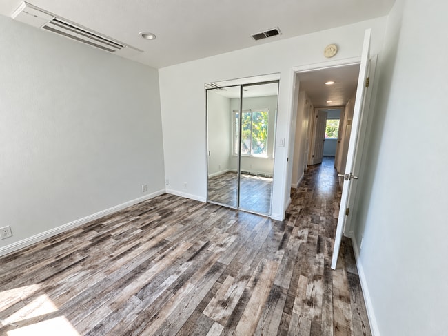 Building Photo - 636 Buckeye Dr