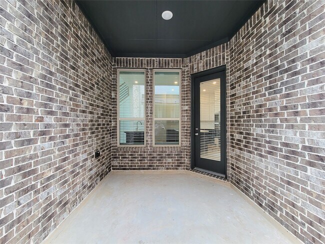 Building Photo - 19730 Riverbed Ln