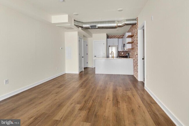 Building Photo - 2401 Frankford Ave
